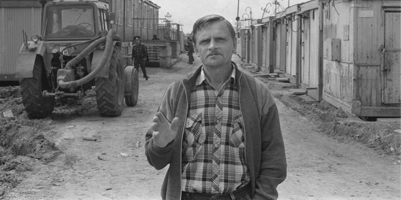 От бытовок до горячих обедов: Главархив Москвы рассказал, как улучшали условия труда столичных строителей