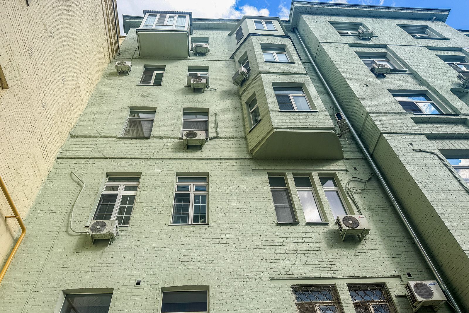 В Москве капитально ремонтируют три дома в стиле неоклассицизма