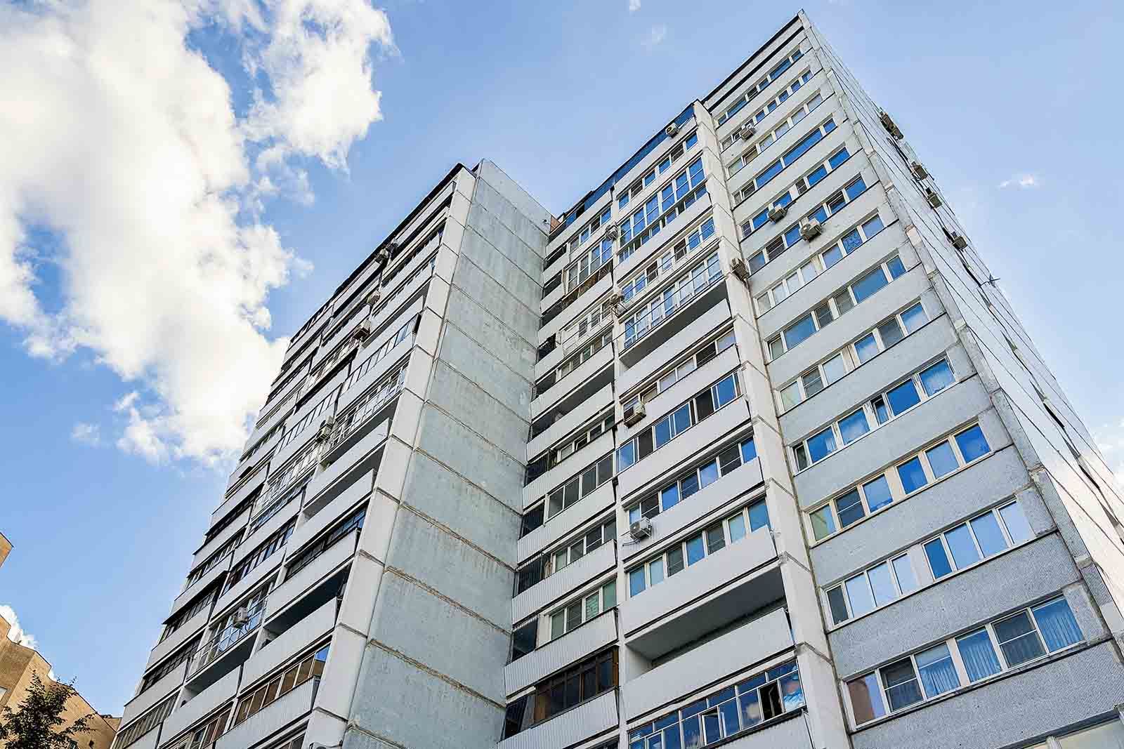 Более 100 современных лифтов установят в многоподъездных и высотных жилых домах в центре Москвы