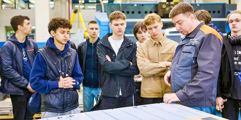 На экскурсиях проекта «Инженерный класс в московской школе» ученикам расскажут о производстве лифтов