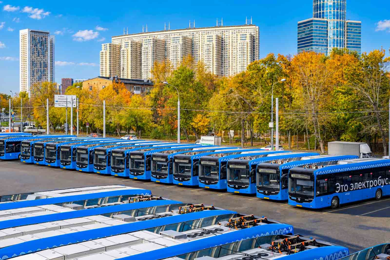 Экология и комфорт: на площадке Мосгортранса в центре столицы теперь обслуживают только электробусы