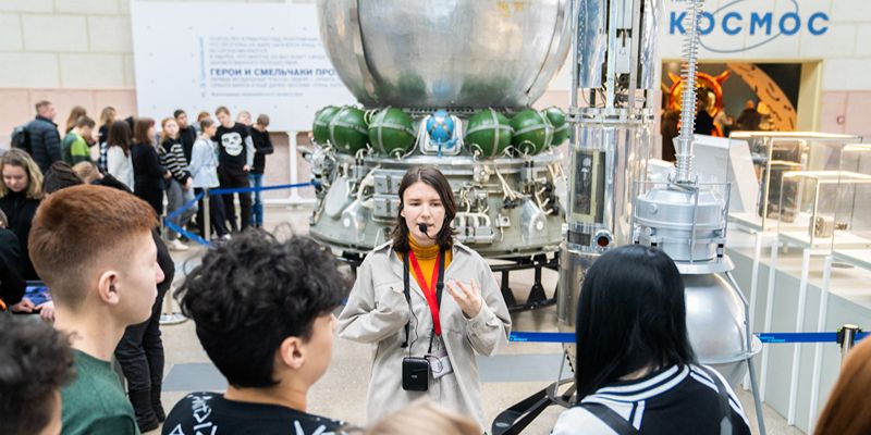 Компьютеры, космос и терменвокс: какие познавательные проекты для взрослых организует ВДНХ