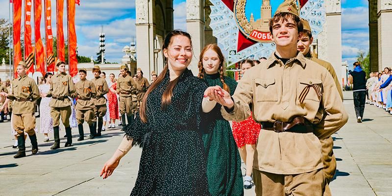 Встречи с героями и экскурсии в музеи ждут молодежь Москвы ко Дню Победы