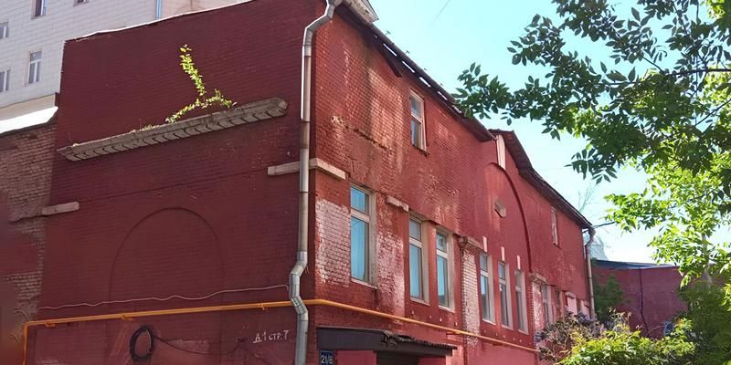 На городские торги выставили крупное нежилое помещение в Красносельском районе