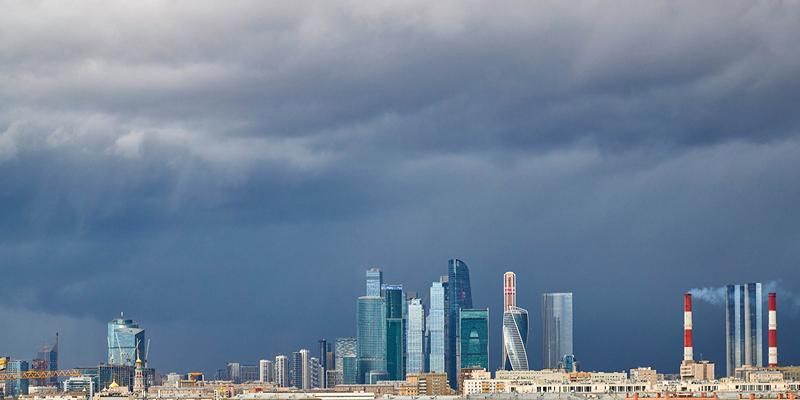 Москвичей предупреждают о грозе и порывистом ветре