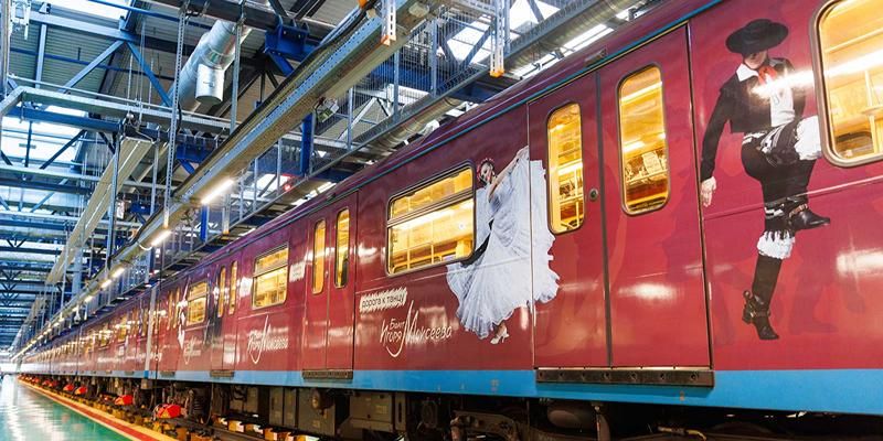 В метро запустили поезд, посвященный ансамблю народного танца имени Игоря Моисеева