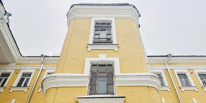 Фасады восьми домов с ризалитами отреставрировали в Москве