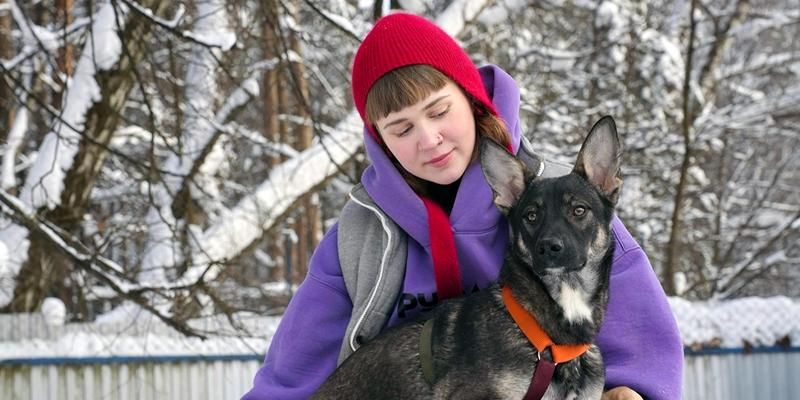 Юные москвичи выбрали имена для двух щенков из городского приюта «РусДог»