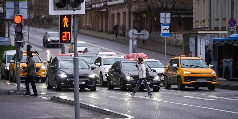 Порывистый ветер: москвичей предупредили об ухудшении погоды