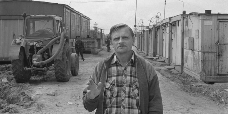 От бытовок до горячих обедов: Главархив Москвы рассказал, как улучшали условия труда столичных строителей
