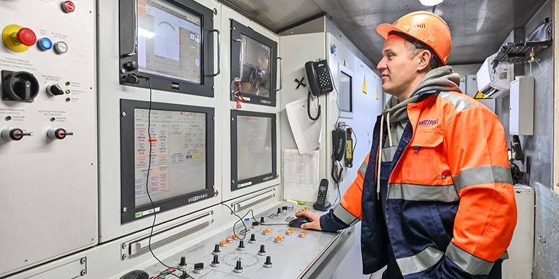 Перегон между станциями метро «Рублево-Архангельское» и «Новорижская» пройден более чем на четверть