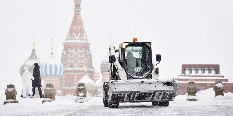 Более 165 тысяч рабочих и 14,5 тысячи единиц техники ликвидируют последствия снегопада