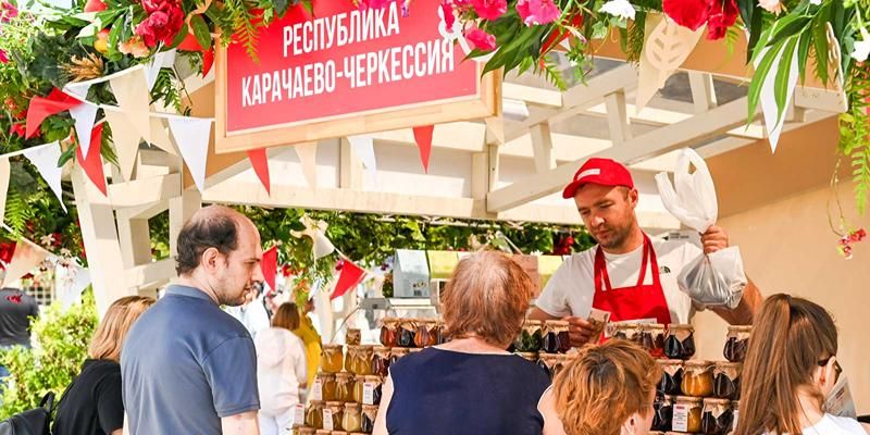 Как участники столичных сезонных фестивалей помогают бойцам СВО