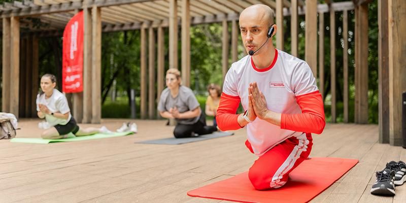 В рамках проекта «Спортивные выходные» проходят бесплатные тренировки по йоге, инсайд-флоу, растяжке и пилатесу