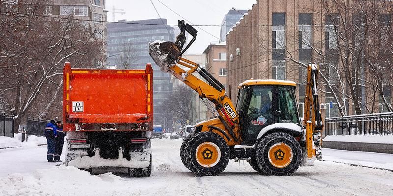 Городские службы продолжают круглосуточно ликвидировать последствия непогоды
