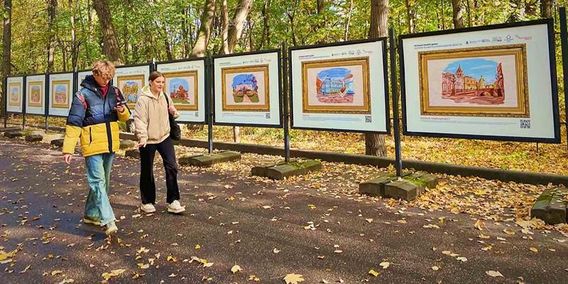 От виртуальных путешествий до благотворительных проектов: какие фотовыставки представлены в парках Москвы