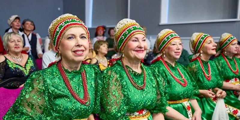 Народные промыслы и познавательные лекции: как отметят День России в «Московском долголетии»
