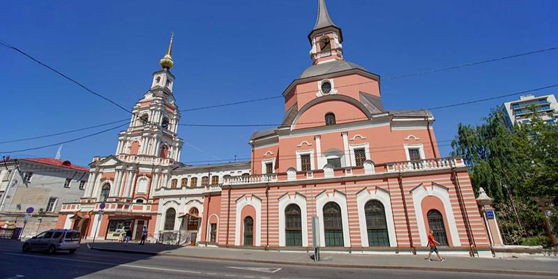 Настенную живопись XVIII века отреставрировали в церкви Петра и Павла на Новой Басманной улице