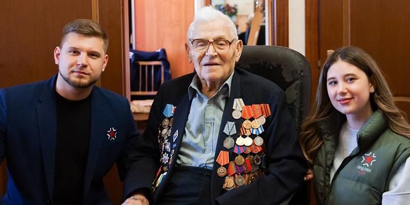 «Помощь нашим героям»: молодежь Москвы навестит участников Парада Победы