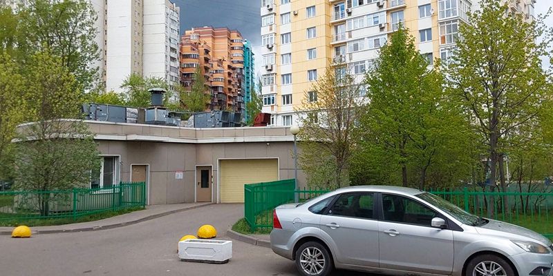 Горожане смогут приобрести более 60 машино-мест на западе столицы