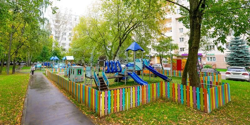 Новые пешеходные маршруты связали жилые дома, игровые и спортивные площадки в московских дворах