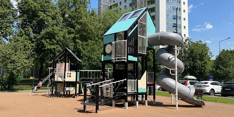 Столичная компания увеличила выпуск детских игровых комплексов благодаря нацпроекту
