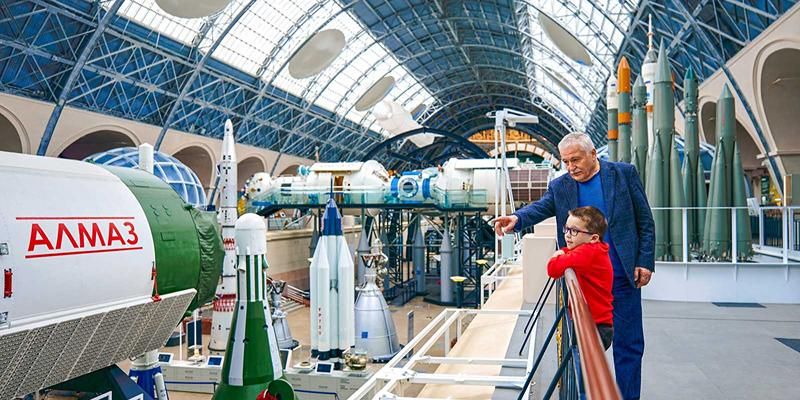 Планета Земля, Москва, ВДНХ: космонавт Федор Юрчихин приглашает на прогулку по местам, связанным с Юрием Гагариным