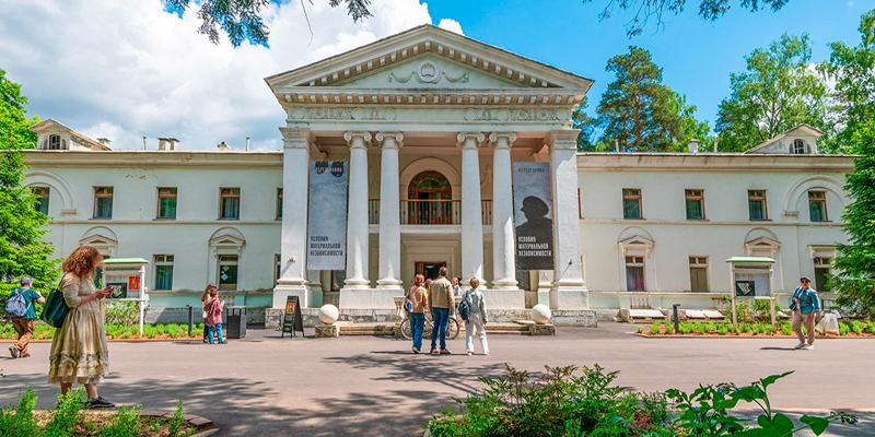 Finding inspiration and traveling back in time. Let us have a walk around the writers’ village of Peredelkino
