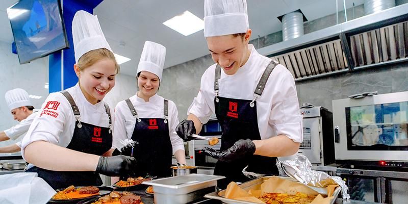 Свыше шести тысяч выпускников колледжей получили «отлично» на демонстрационных экзаменах