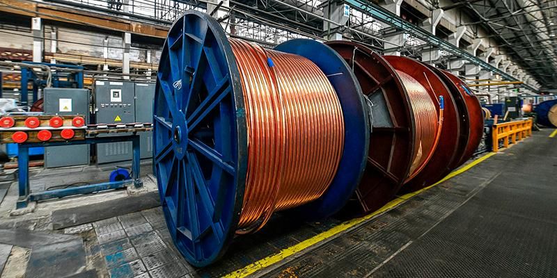 Свыше 80 тысяч километров кабеля произвели промышленники при поддержке города