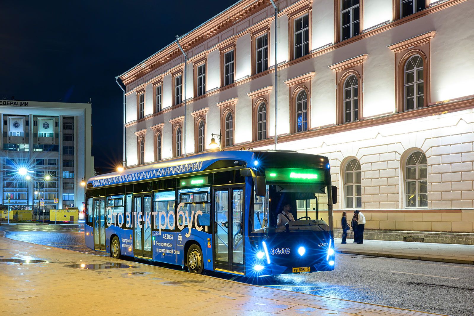 На ночном маршруте Н15 начали работать электробусы