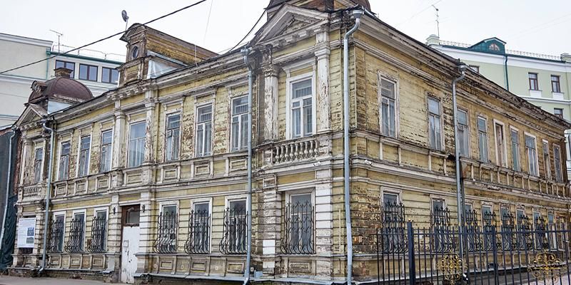 Где дерево притворилось камнем: началась реставрация дома купца Крупенникова