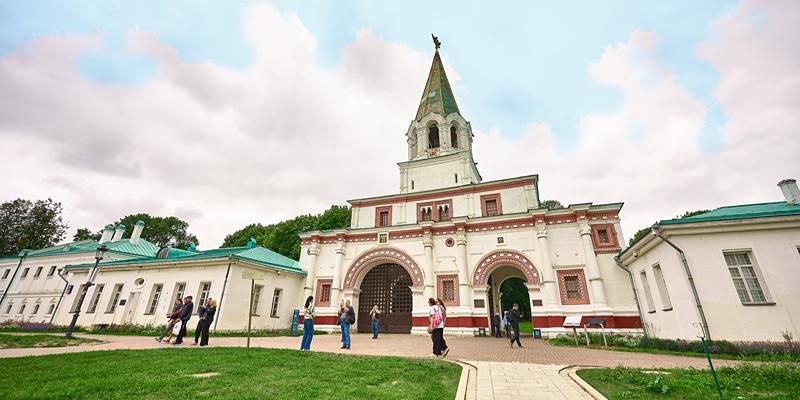 Dyakovo culture and Royal Palace stove tiles: archaeological guide to Kolomenskoye