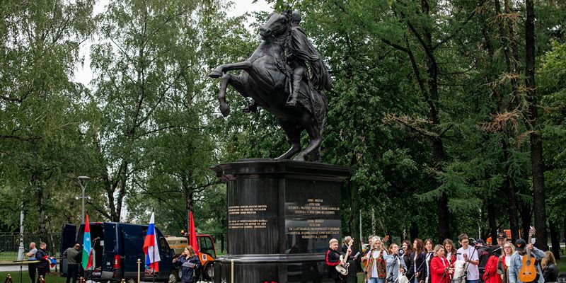 В Москве открыли памятник Симону Боливару