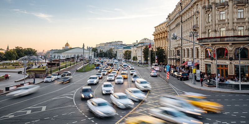 Островки безопасности, переходы, светофоры: более 2,5 тысячи проектов по улучшению дорожного движения реализовали в ЦАО с 2018 года