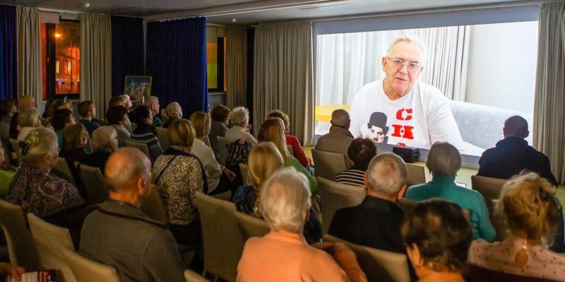 Занятия в кинолекториях вошли в список 20 самых востребованных в рамках «Московского долголетия»