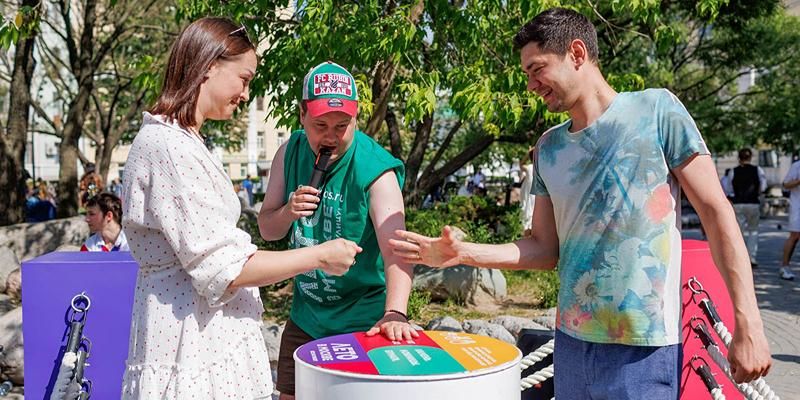 В финал чемпионата по игре «Камень, ножницы, бумага» уже вышли 35 человек