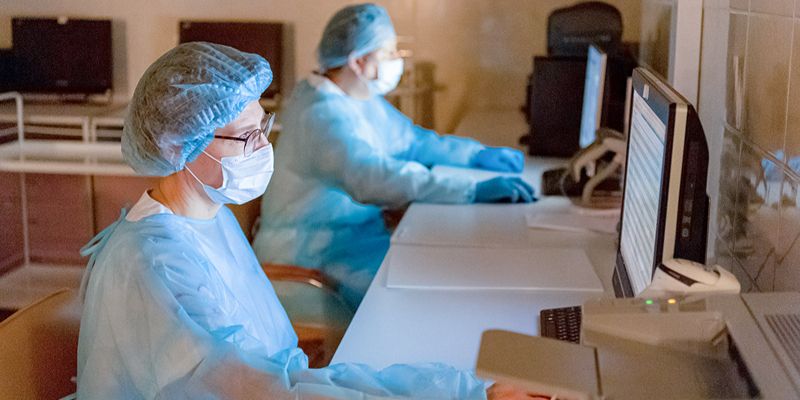 Искусственный интеллект начнут использовать в лабораторной службе Москвы для разгрузки специалистов