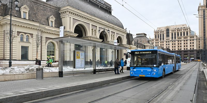 Более 1800 новых остановочных павильонов установили в Москве в 2023 году