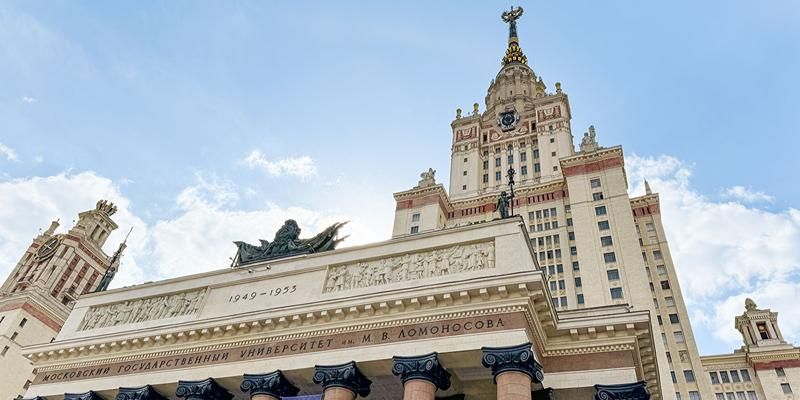 В главном здании МГУ на Воробьевых горах привели в порядок три этажа