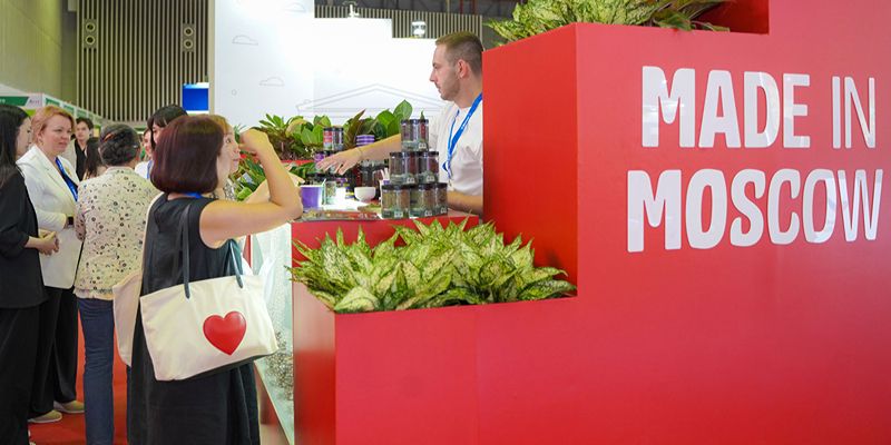 Московские производители представили продукты питания на выставке во Вьетнаме
