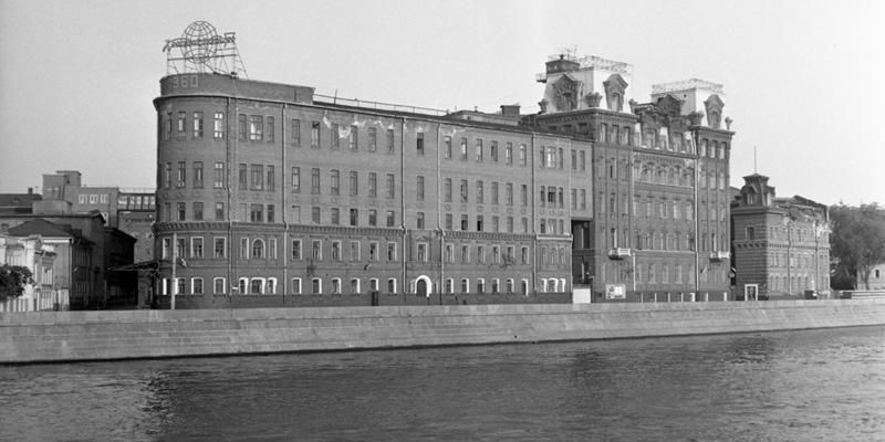 Главархив &ndash; о том, как реклама и коронация Николая II помогли кондитеру Федору Эйнему развить свой бизнес