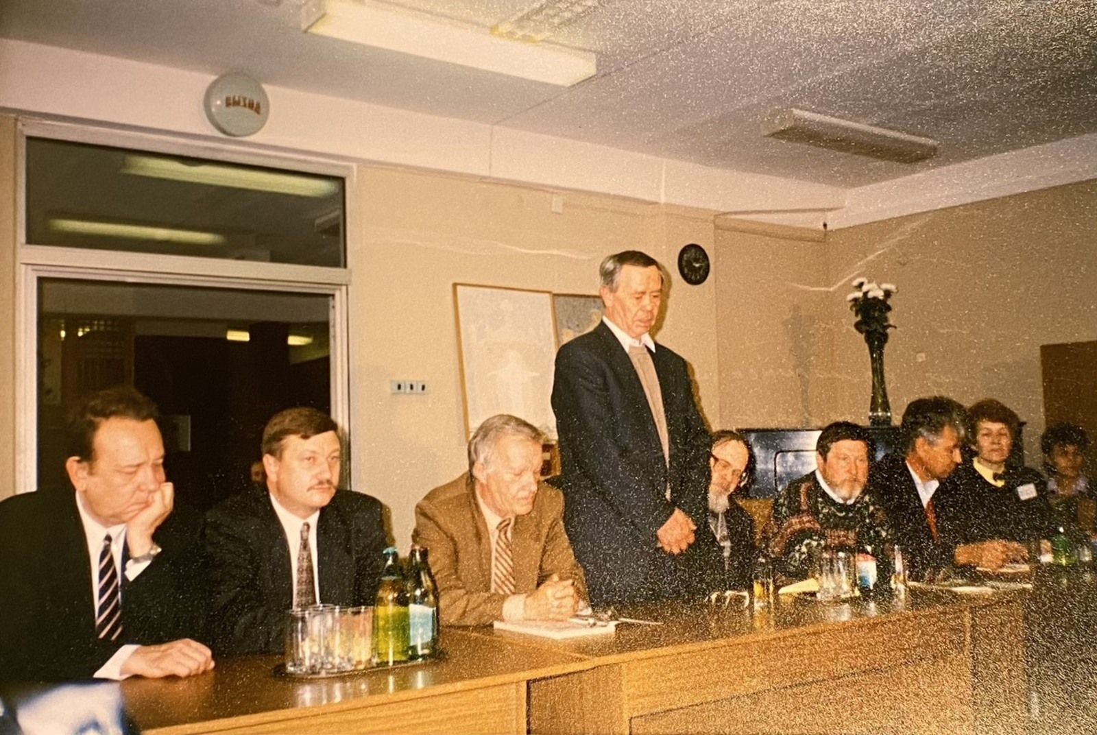 Валентин Распутин на встрече с писателями в Иркутске. 1998 г. Из личного фонда инженера Бориса Клюева. Главархив.
