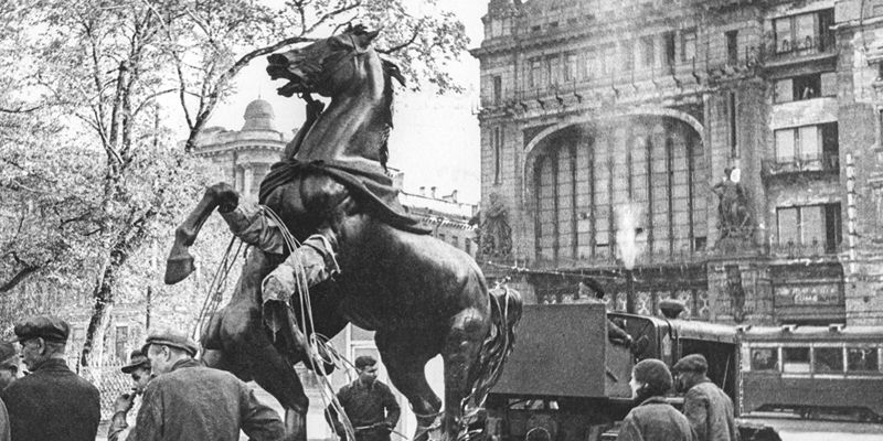 К 80-летию снятия блокады: как столица помогала Ленинграду — в новой книге Главархива Москвы