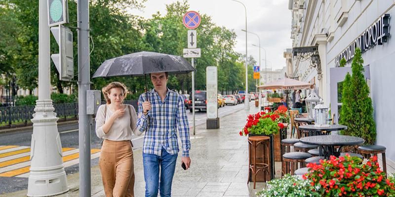 Гроза и сильный ветер: в Москве ухудшится погода