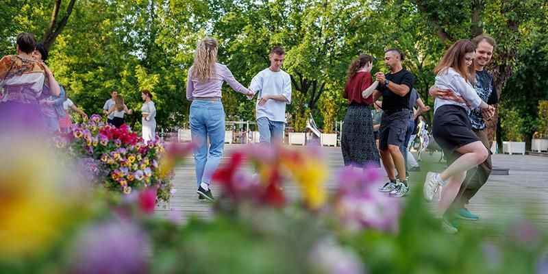 От аргентинского танца до индийской йоги: гостей фестиваля «Лето в Москве. Все на улицу!» познакомят с культурой разных стран
