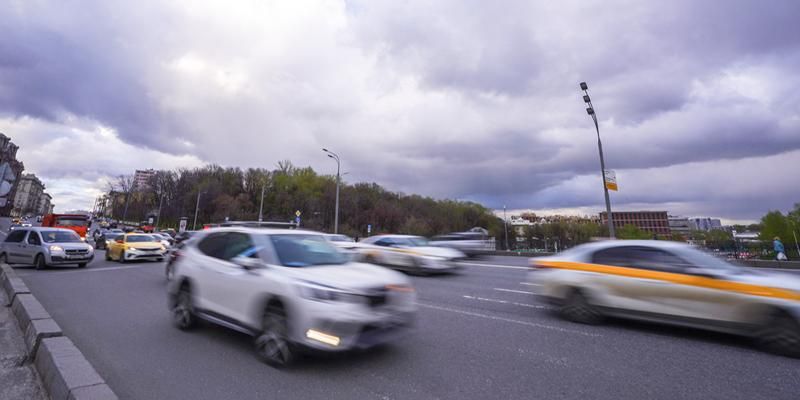 До 17 метров в секунду: в Москве усилится ветер