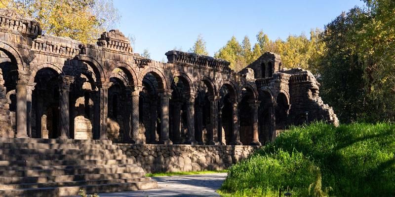 В кинопарке «Москино» обновили прогулочную зону с амфитеатром