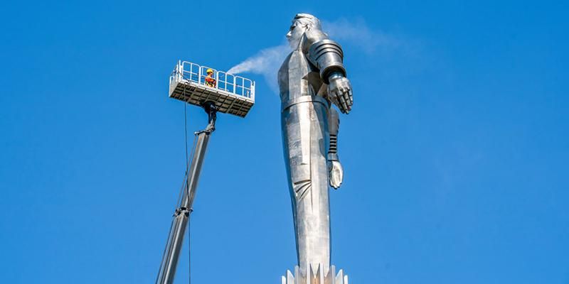 В Москве промыли более 1,1 тысячи памятников и монументов