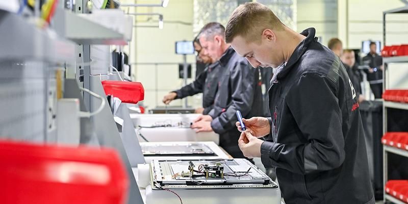 По программе стимулирования создания мест приложения труда в столице появится более 250 объектов